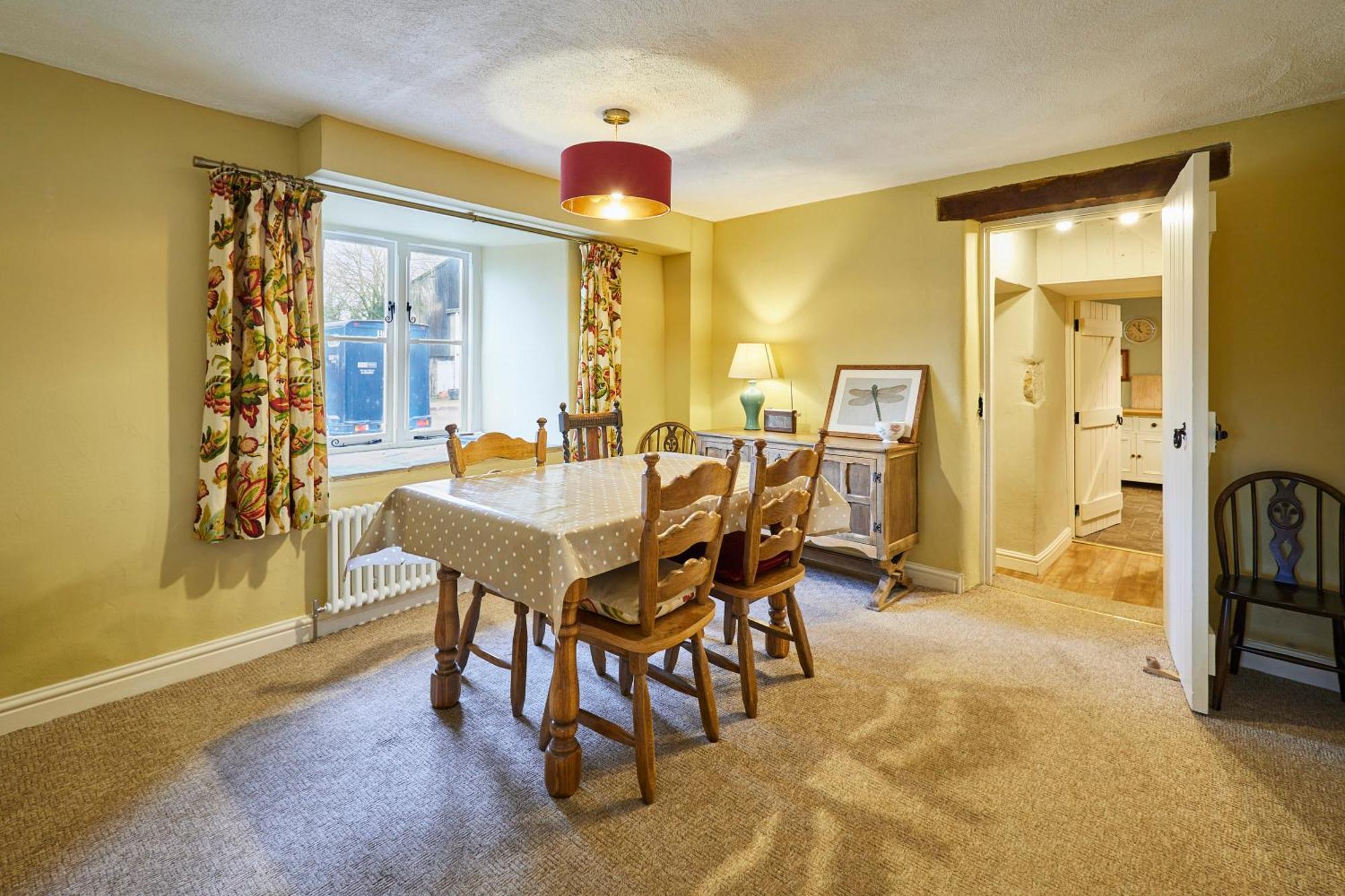 Host & Stay - Tithe Barn Cottages Easington Room photo