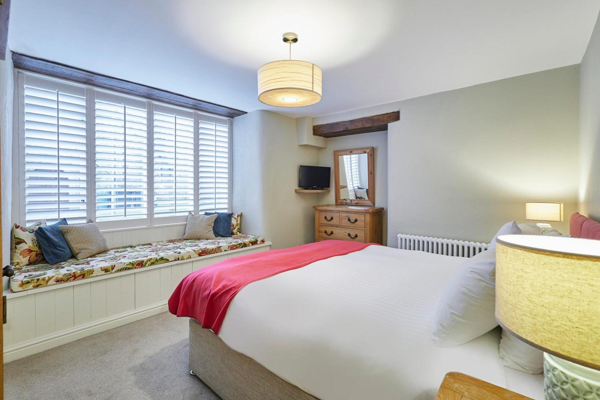 Host & Stay - Tithe Barn Cottages Easington Room photo